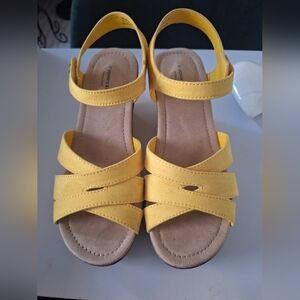 St. John's Bay Yellow Girls' Crisscross Strap Sandals